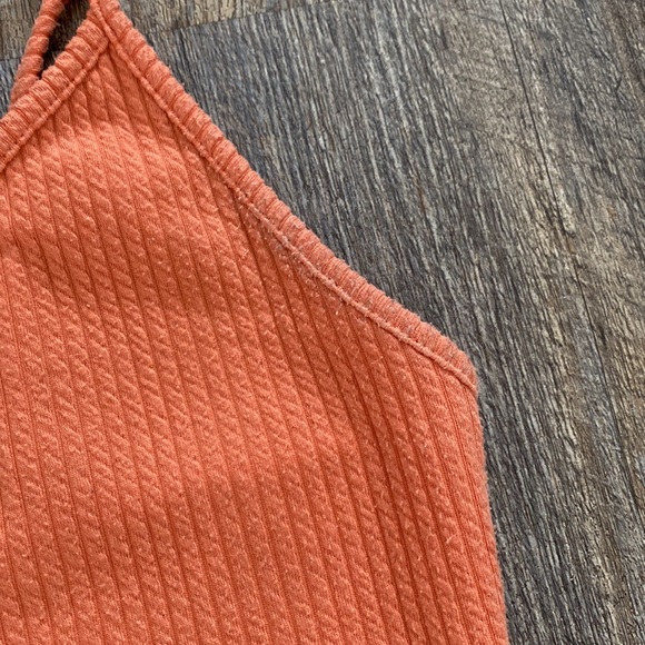 Forever 21 v neck cropped tank top - Picture 3 of 6